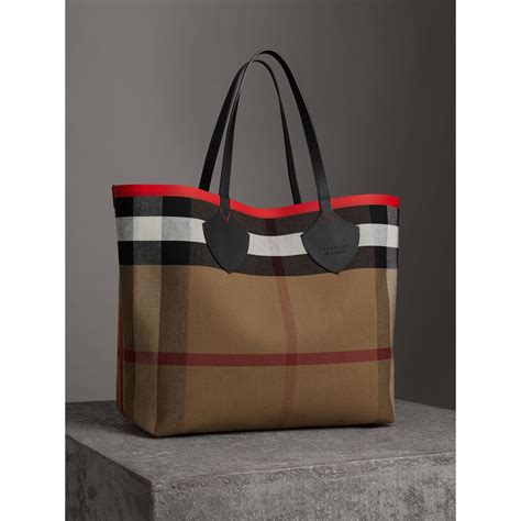 burberry rote tasche|Burberry tote bag.